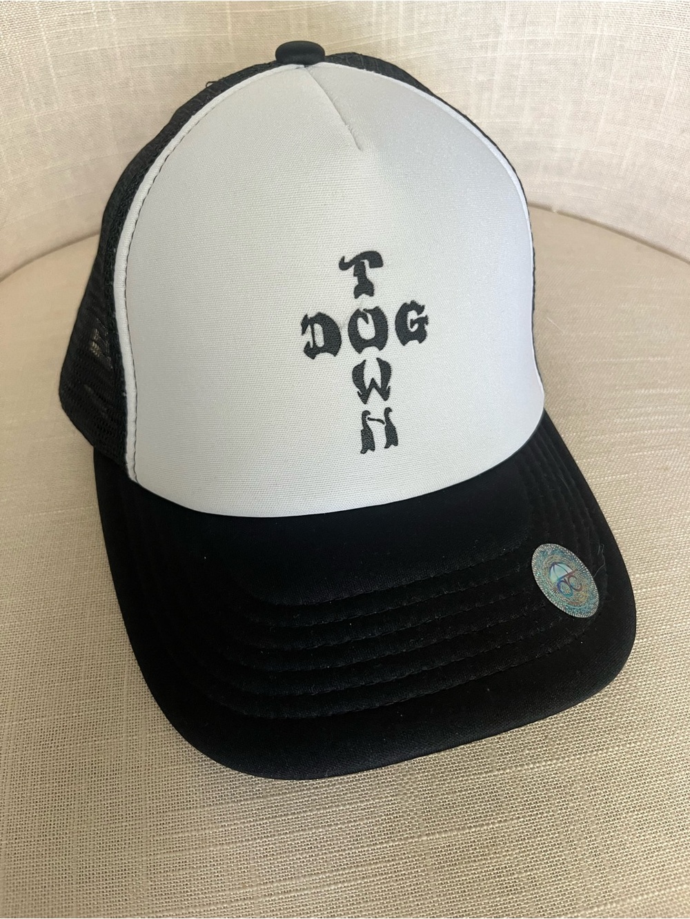 Dogtown Black & White Dogtown Trucker Hat